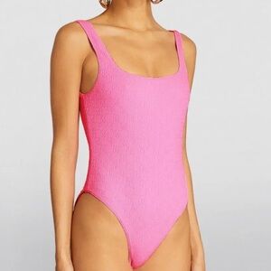 ALEXANDER WANG
Logo Square-Neck Bodysuit